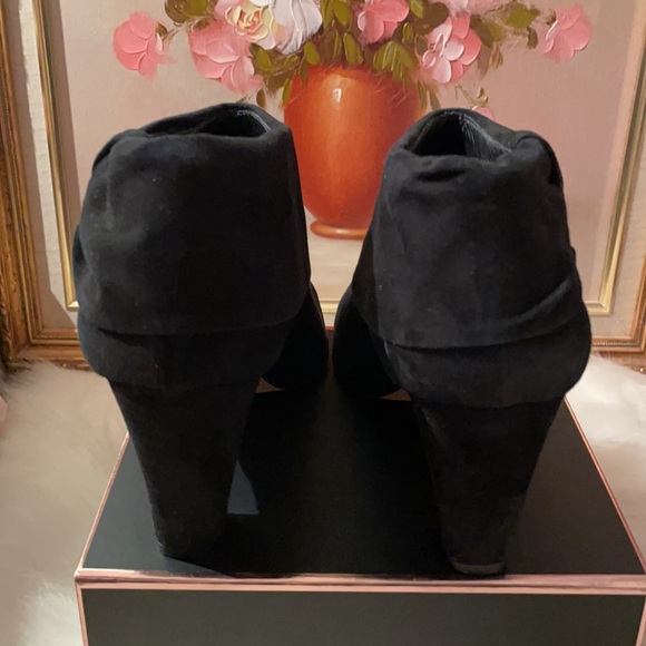 Kate Spade ♠️ black suede booties. Size 10. FIRM - Picture 3 of 10